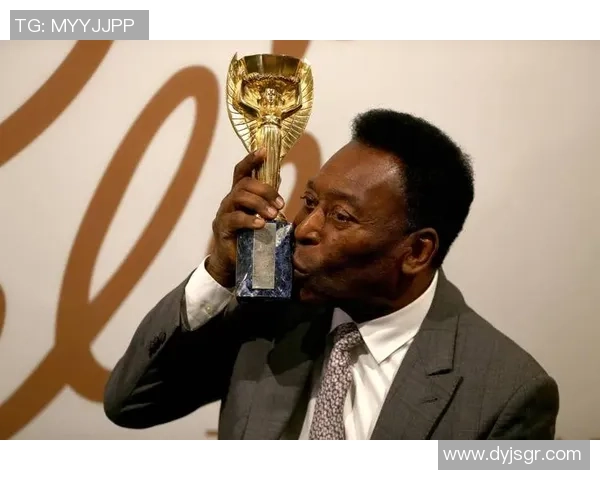 为中国公益事业贡献力量的足球球星捐款行动与影响分析 为中国公益事业贡献力量的足球球星捐款行动与影响分析