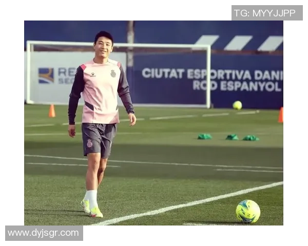 中国足球明星球员名单及其代表性成就回顾