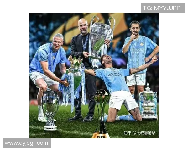 四大足球传奇巨星并肩竞技高清壁纸，激燃赛场瞬间再现荣耀时刻